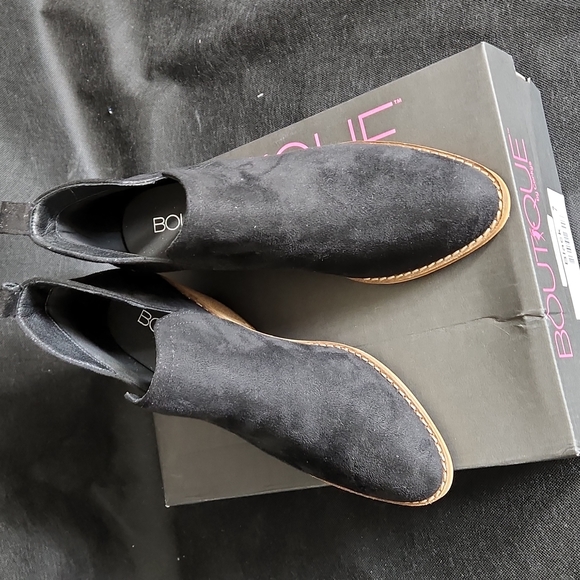 Short black bootie shoe - Picture 1 of 3